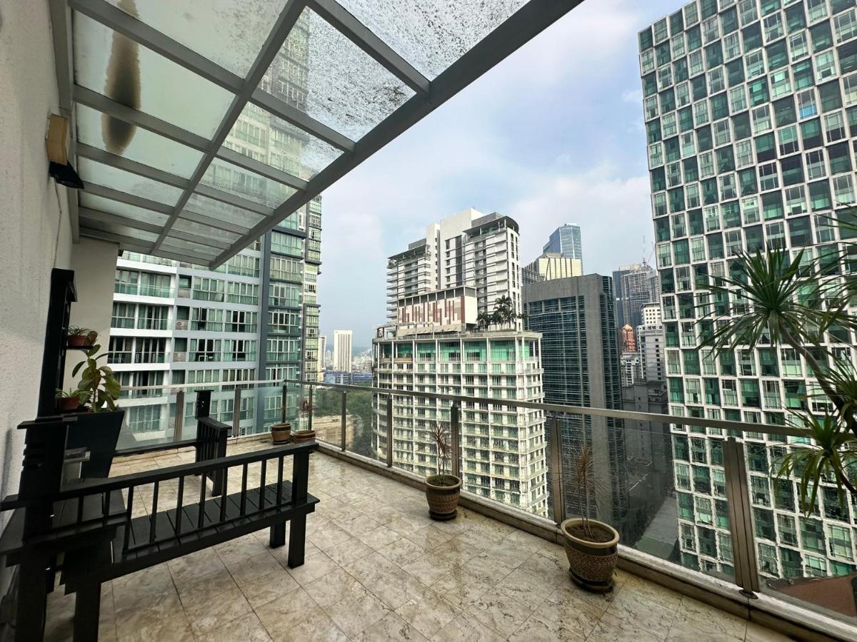 Klcc Suites By Nhb Kuala Lumpur Buitenkant foto