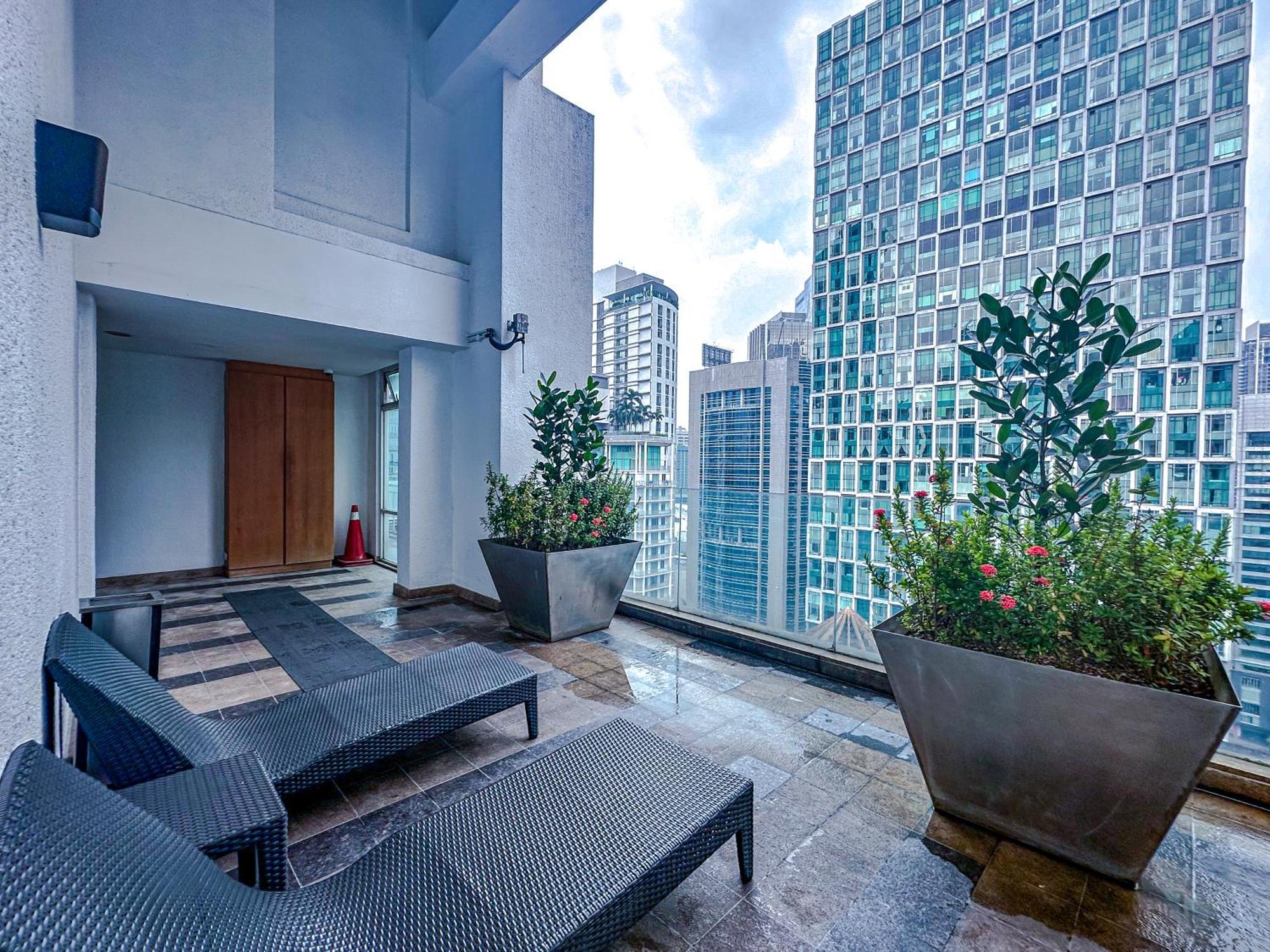 Klcc Suites By Nhb Kuala Lumpur Buitenkant foto